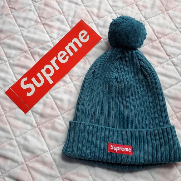 supreme beanie with pom